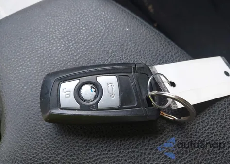 2015 BMW 320I xDrive из США, поврежденный, VIN WBA3C3C51FP664737